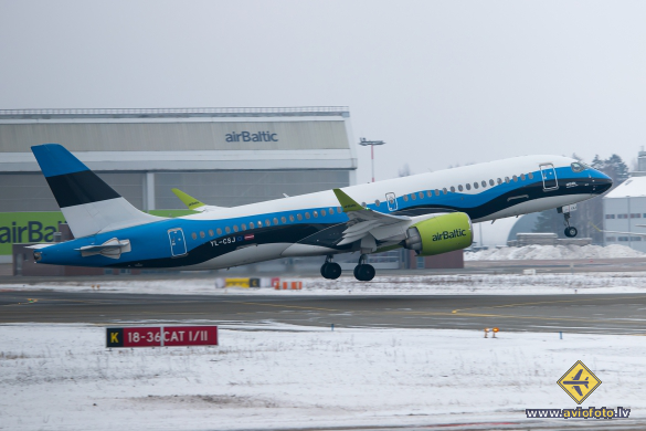 Airbus A220-300