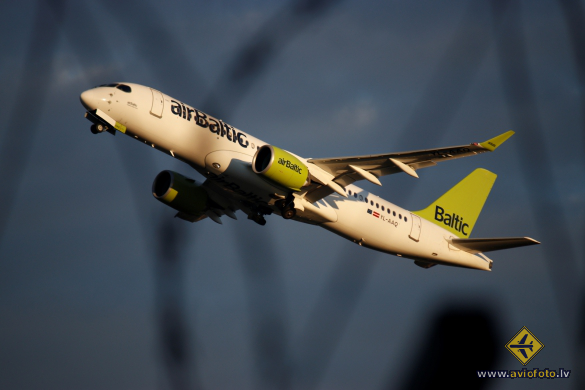 Airbus A220-300