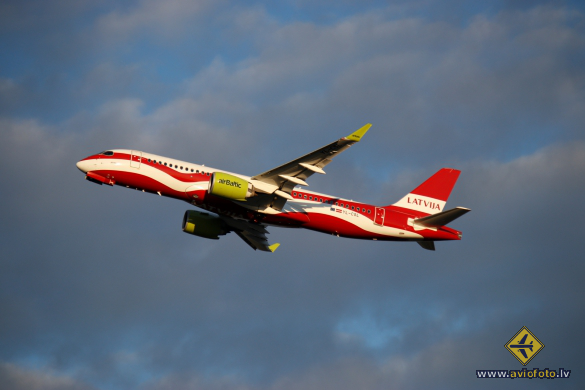 Airbus A220-300