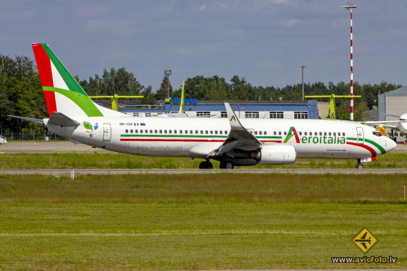Boeing 737-85F