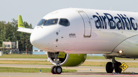 Airbus A220-300