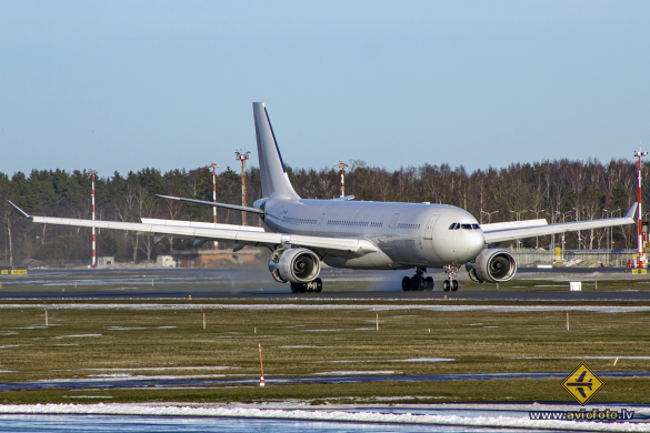 Airbus A330-243