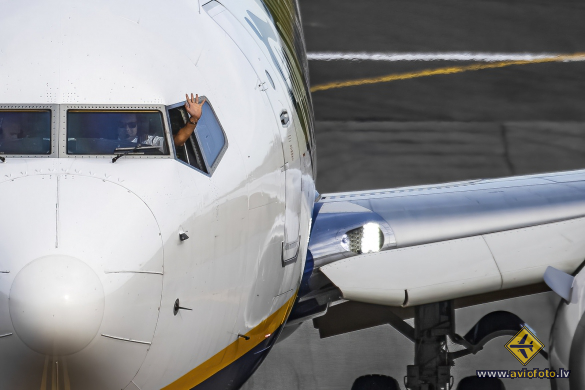 Boeing 737-8AS