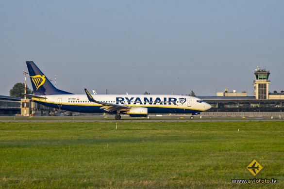 Boeing 737-8AS