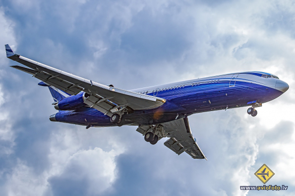 Boeing 727-2X8/Adv(RE) Super 27
