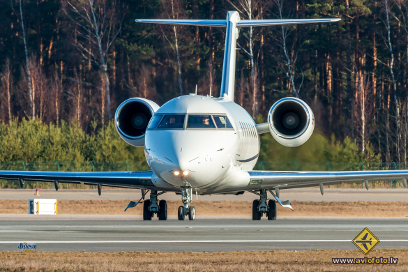 Bombardier Challenger 605 (CL-600-2B16)