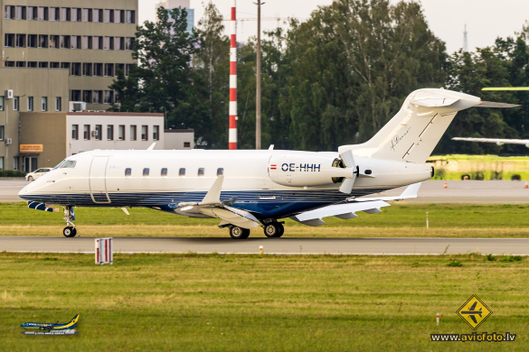 Bombardier Challenger 300 (BD-100-1A10)