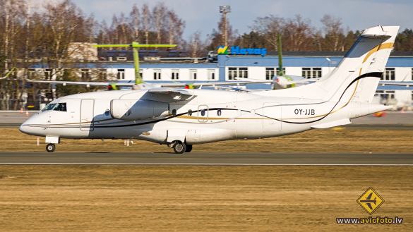 Fairchild Dornier 328-310 328JET Envoy 3