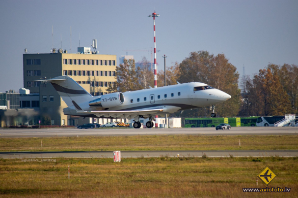 Bombardier Challenger 604 (CL-600-2B16)