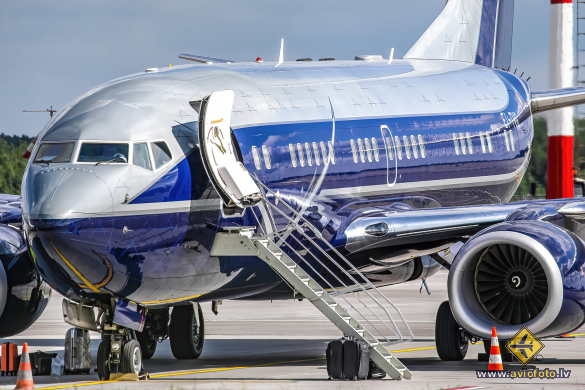 Boeing 737-7ZF BBJ