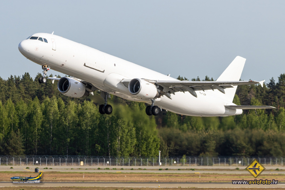 Airbus A321-211(P2F)