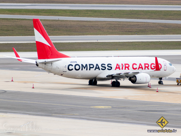 Boeing 737-86N(SF)