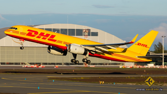 Boeing 757-223(PCF)