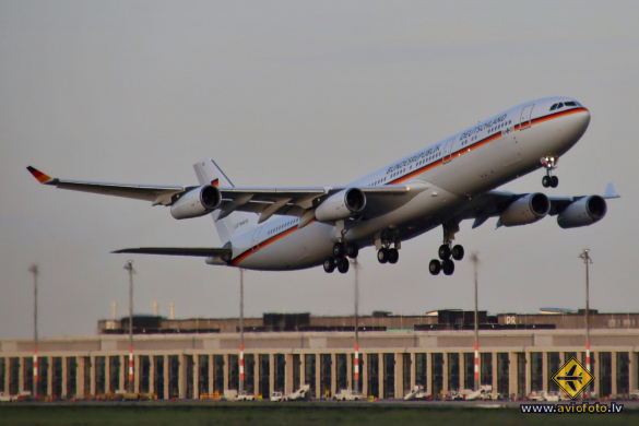 Airbus A340-313X