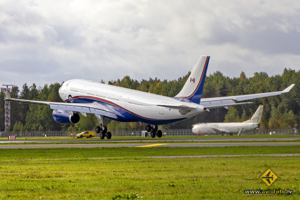 Airbus CC-330 (A330-243)