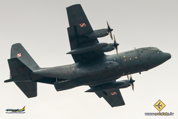 Lockheed C-130E Hercules (L-382)