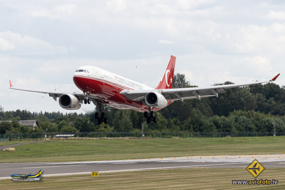Airbus A330-243