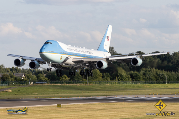 Boeing VC-25A (747-2G4B)