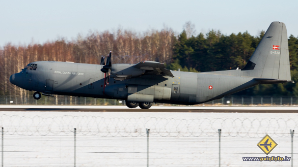 Lockheed Martin C-130J-30 Hercules (L-382)