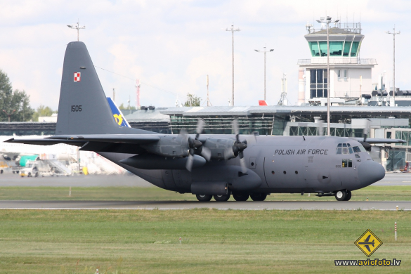 Lockheed C-130E Hercules (L-382)