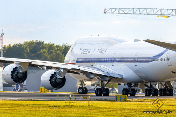 Boeing 747-8B5