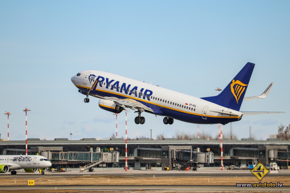 Boeing 737-8AS