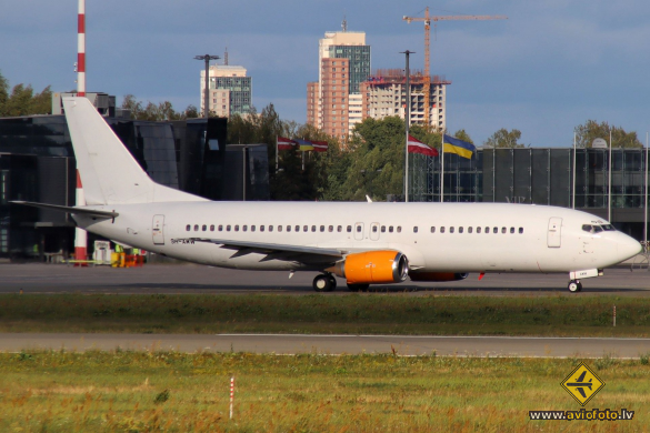 Boeing 737-4Q8