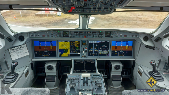 Airbus A220-300