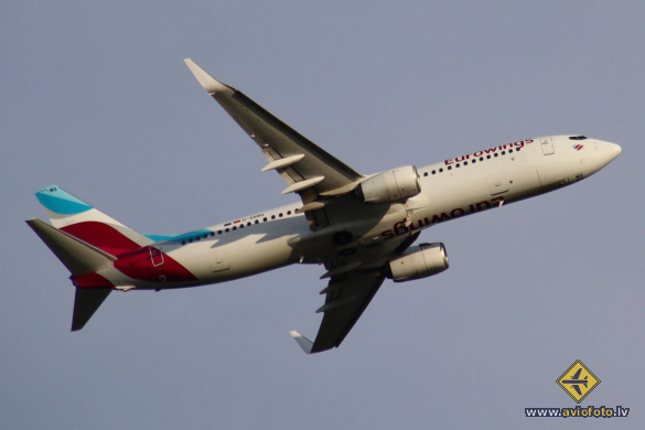 Boeing 737-86J