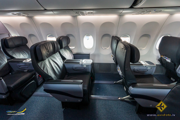 Boeing 737-8V3