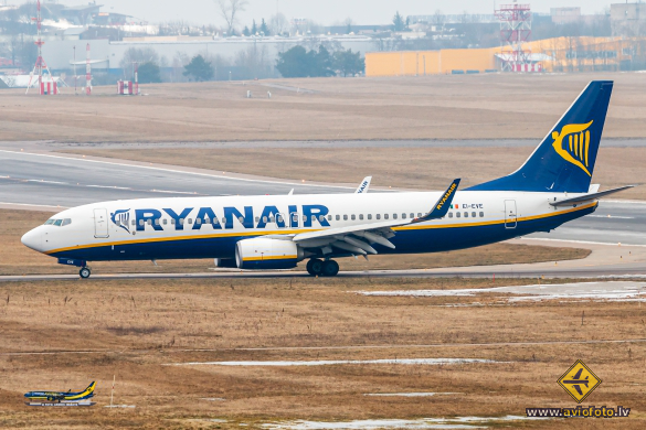 Boeing 737-8AS