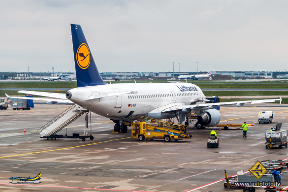 Airbus A320-214