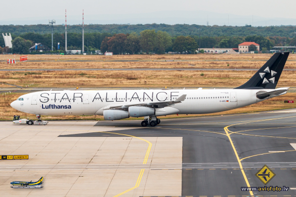 Airbus A340-313X