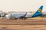 Boeing 737-528