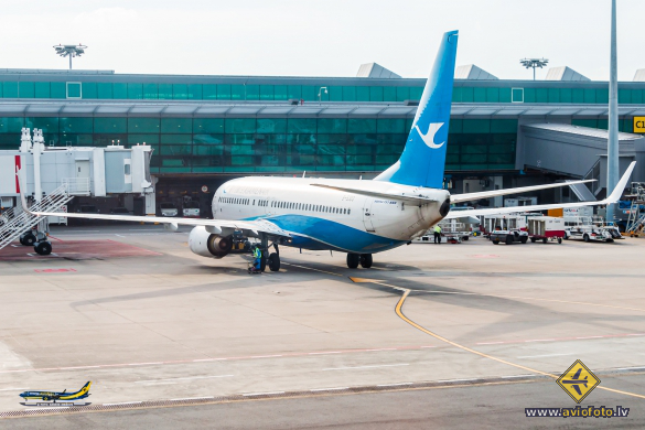 Boeing 737-85C