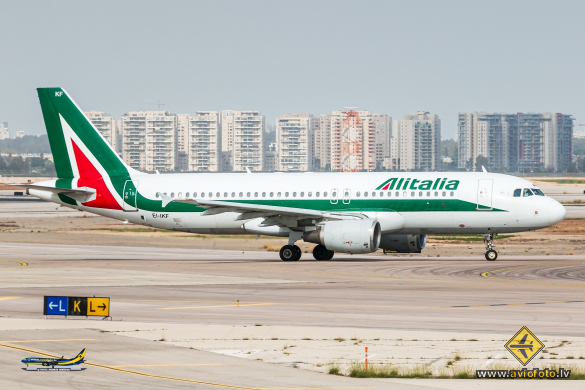 Airbus A320-214