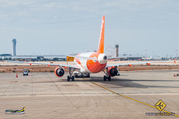 Airbus A320-214