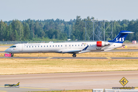 Bombardier CRJ-900LR (CL-600-2D24)