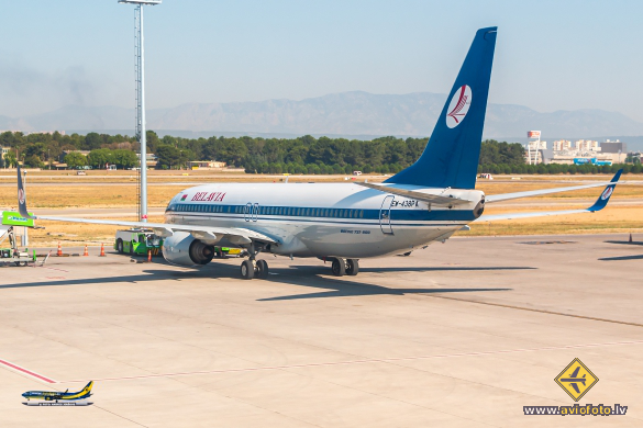 Boeing 737-86Q