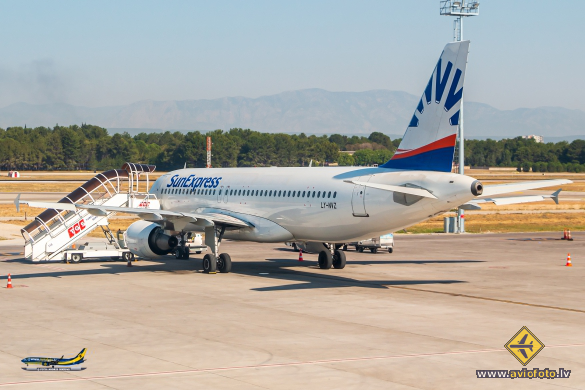 Airbus A320-214