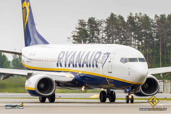 Boeing 737-8AS