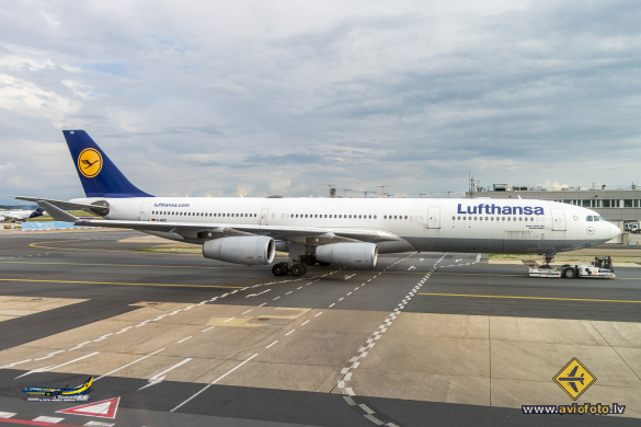 Airbus A340-313