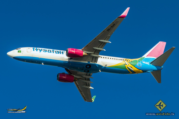 Boeing 737-844