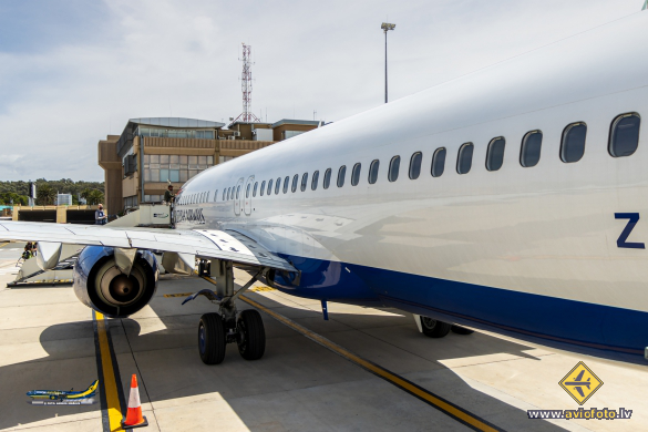 Boeing 737-8KN