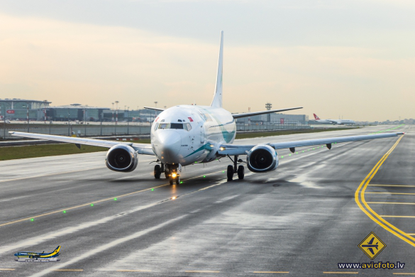 Boeing 737-4Q8