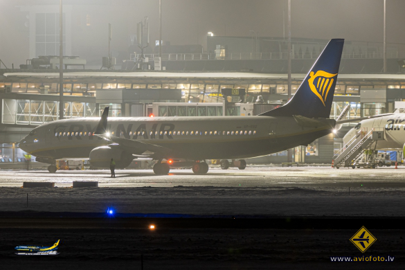 Boeing 737-8AS