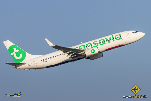 Boeing 737-84P