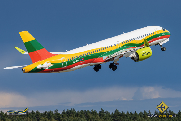 Airbus A220-300