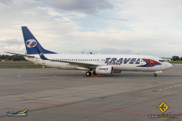Boeing 737-81D