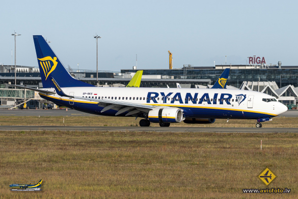 Boeing 737-8AS